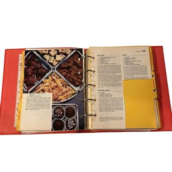 Vintage 1986 Betty Crocker Ring Bound Hardcover Cookbook Golden Press Kitchen - Picture 7 of 9